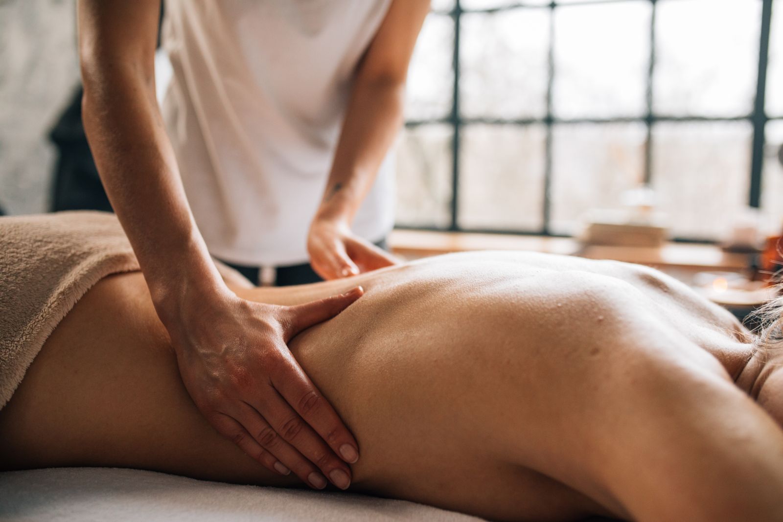 Living luminos amenajat de Orhideea — Masaj Terapeutic